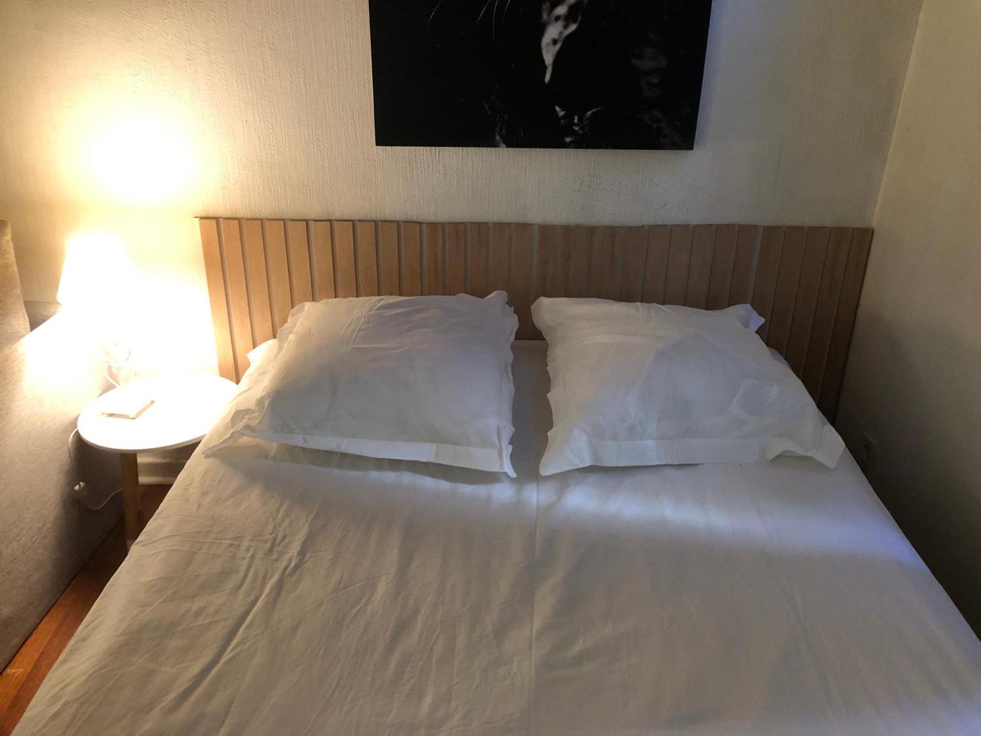 Victor Hugo Confort Et Sa Pizza Offerte Aurillac Extérieur photo